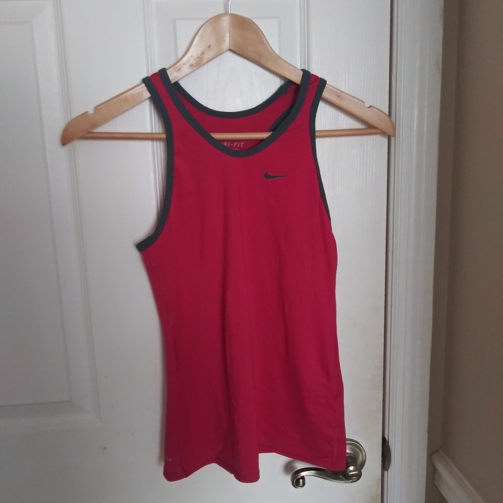 Juniors Nike Dri-fit tank top